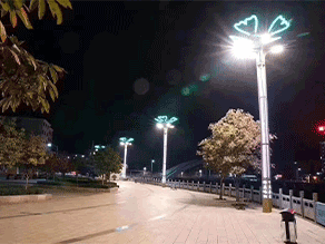 云南太阳能路灯的太阳能板朝哪个方向